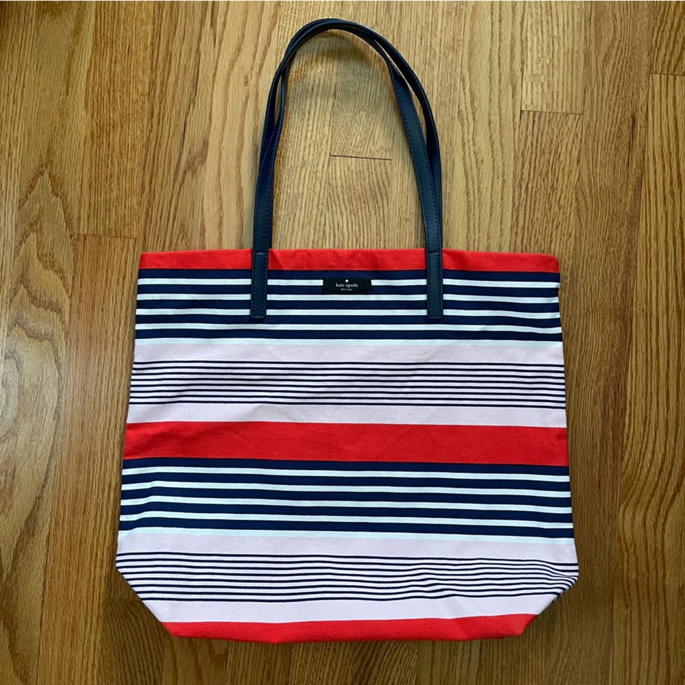 Kate Spade canvas tote with leather handles 💙🤍 💗 navy white and pink